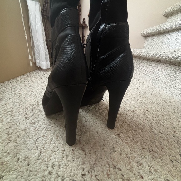 Over the knee Women's Boots - Picture 4 of 5